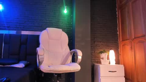 Snapshot of godly_huan chatting on January 3, 2025, 4:44 am HUAN online show from January 3, 2025, 4:44 am