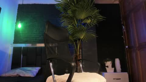 Snapshot of godly_huan chatting on February 27, 2025, 5:02 am HUAN online show from February 27, 2025, 5:02 am