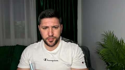 gold_alpha_boy online show from May 18, 2026, 6:14 pm