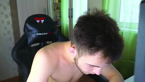 Golden boyyy21 online show from January 19, 2026, 12:42 pm