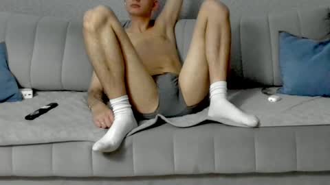 goldenboy_xxx69 online show from October 27, 2025, 8:46 pm