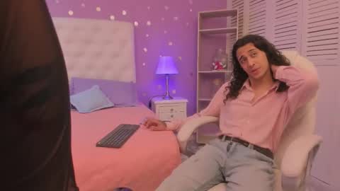 goldentemptation_ online show from February 9, 2026, 7:18 pm