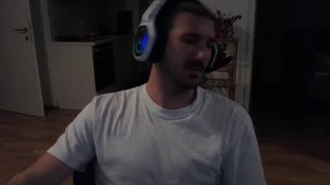 goldnic_10 online show from November 23, 2025, 11:21 am