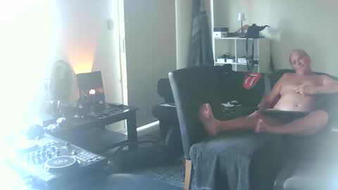 goldyguy011 online show from April 11, 2026, 3:33 am