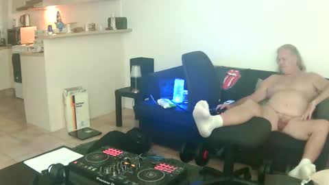 goldyguy011 online show from May 25, 2026, 6:41 am