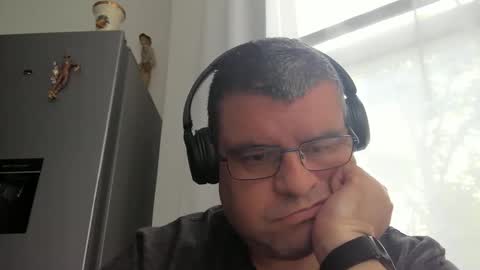 Snapshot of gomezgonz5 chatting on October 18, 2025, 3:24 pm gomezgonz5 online show from October 18, 2025, 3:24 pm