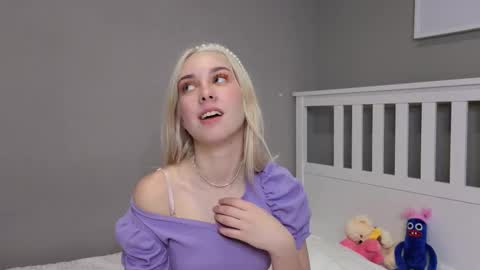 Snapshot of goog_div chatting on November 15, 2025, 11:07 am goog_div online show from November 15, 2025, 11:07 am