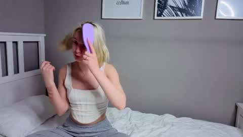 Snapshot of goog_div chatting on April 3, 2026, 11:58 pm goog_div online show from April 3, 2026, 11:58 pm