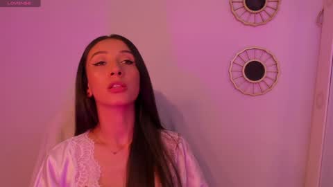 Snapshot of gorgeous_brunette chatting on December 28, 2024, 8:05 am Rose online show from December 28, 2024, 8:05 am