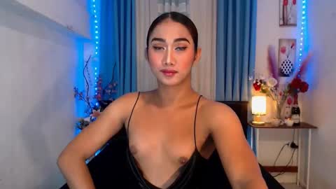 gorgeous_nicole online show from January 7, 2025, 7:49 pm