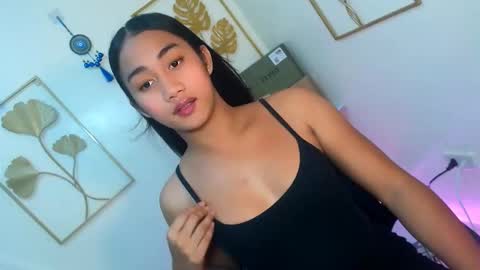 gorgeous_niicole online show from November 17, 2025, 1:50 pm