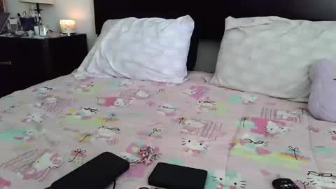 gothbaby305 online show from April 1, 2026, 1:12 pm