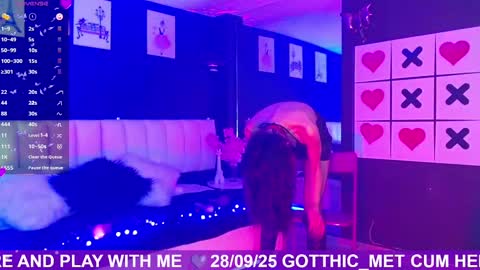 Meredith Alessandra online show from September 29, 2025, 4:50 am