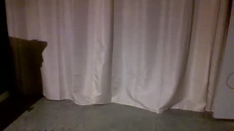 goura2000 online show from December 1, 2024, 9:15 pm