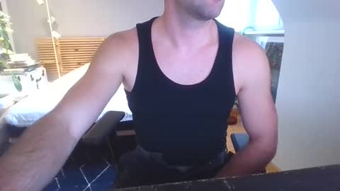 goura2000 online show from February 10, 2026, 1:59 pm