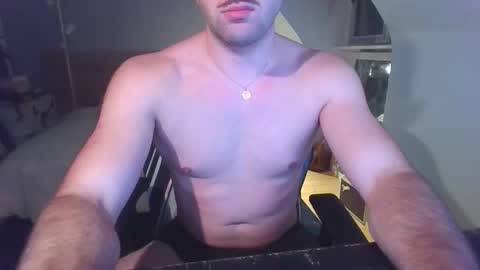 goura2000 online show from February 26, 2026, 9:14 pm