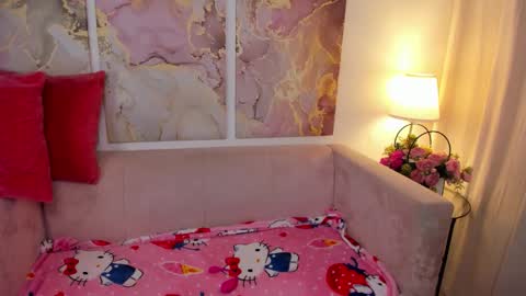 gracieave online show from November 10, 2025, 1:48 am