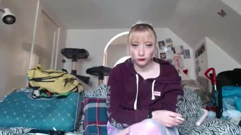 Snapshot of gracielynne1989 chatting on April 20, 2026, 9:27 pm gracielynne1989 online show from April 20, 2026, 9:27 pm