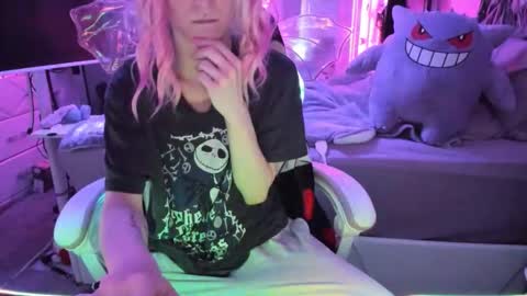 GreenEyedLovexo online show from February 16, 2026, 1:51 pm