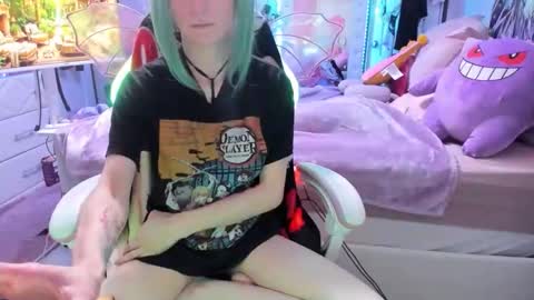 GreenEyedLovexo online show from April 15, 2026, 8:09 pm