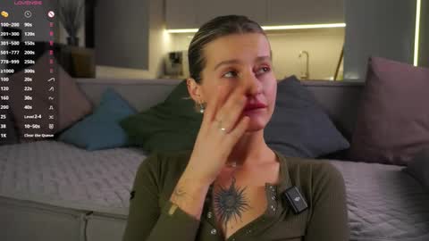 Kelly online show from April 22, 2026, 2:29 pm