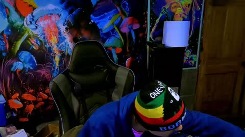 Snapshot of greenlungs8195 chatting on February 8, 2025, 9:13 am Greenlungs8195 online show from February 8, 2025, 9:13 am