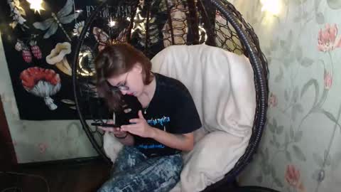 Lina online show from September 23, 2025, 11:24 am