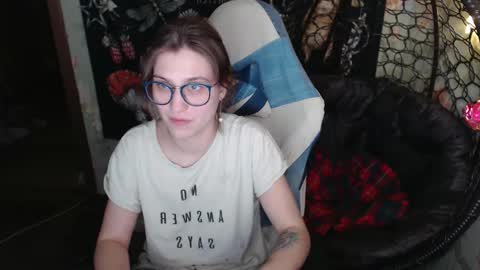 Snapshot of greenwitch9 chatting on March 23, 2026, 12:31 pm Lina online show from March 23, 2026, 12:31 pm