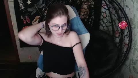 Lina online show from May 16, 2026, 1:32 pm