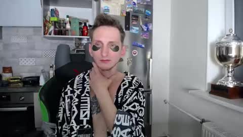 greg_photog online show from October 3, 2025, 1:46 am