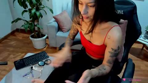 Snapshot of greta_miss chatting on February 4, 2025, 2:07 am  Emmy  online show from February 4, 2025, 2:07 am