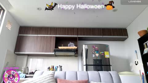 Snapshot of greta_miss chatting on October 28, 2025, 3:14 pm  Emmy  online show from October 28, 2025, 3:14 pm