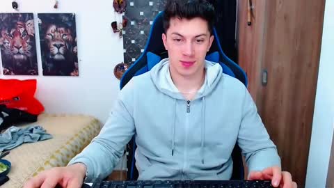 griego01 online show from December 18, 2024, 6:46 pm