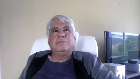 grisa01 online show from May 19, 2026, 1:39 pm