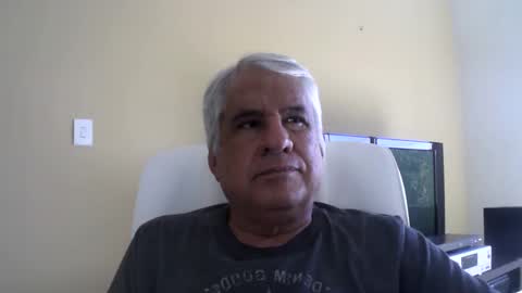 grisa01 online show from May 24, 2026, 2:33 pm