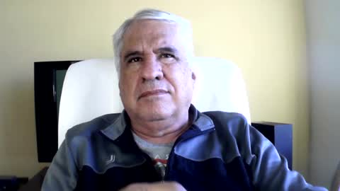 Snapshot of grisa01 chatting on July 14, 2026, 12:44 pm grisa01 online show from July 14, 2026, 12:44 pm