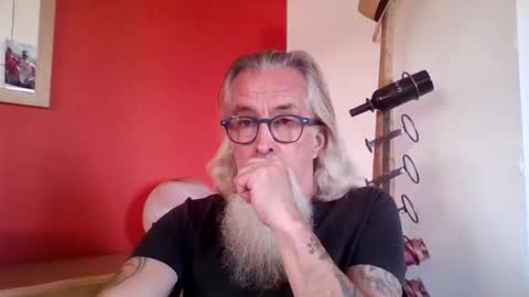 Grybear online show from November 3, 2025, 8:37 am