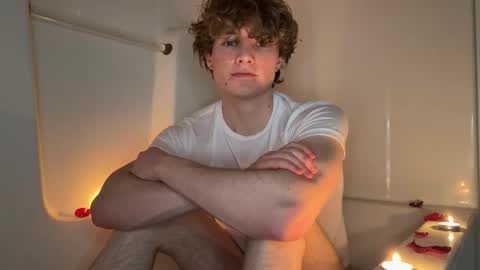 Snapshot of gucciboi4 chatting on February 7, 2026, 10:02 pm gucciboi4 online show from February 7, 2026, 10:02 pm