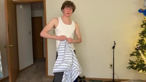 Snapshot of gucciboi4 chatting on February 26, 2026, 5:23 pm gucciboi4 online show from February 26, 2026, 5:23 pm