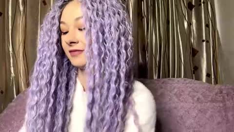 Snapshot of gudrunmitter chatting on March 11, 2026, 7:03 am Kira online show from March 11, 2026, 7:03 am