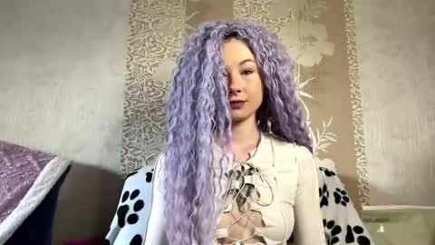 Snapshot of gudrunmitter chatting on March 16, 2026, 8:18 am Kira online show from March 16, 2026, 8:18 am