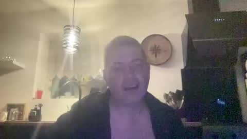 guil0 online show from March 7, 2026, 9:06 am