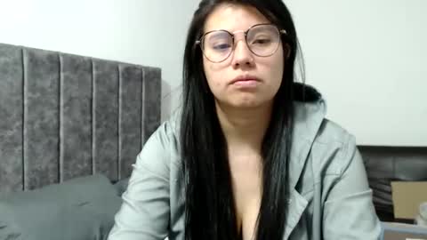 Vane blonde and Hazell black hair online show from February 17, 2026, 7:09 pm