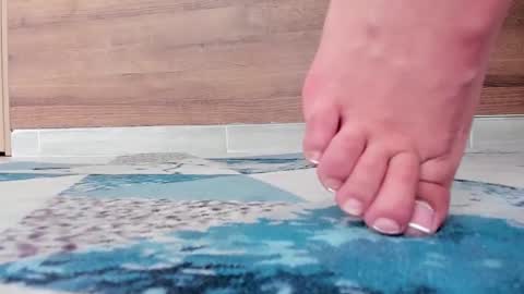 gummyluv online show from October 28, 2025, 8:33 pm