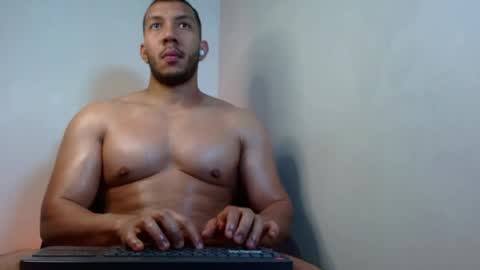 holl latino online show from May 22, 2026, 5:07 pm