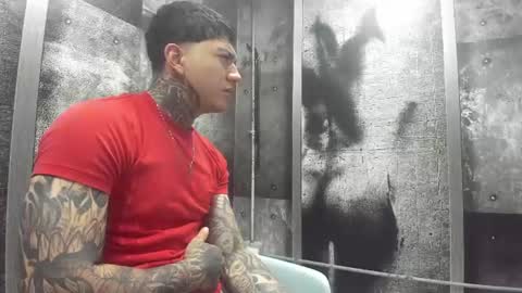 Snapshot of gury_tattoo chatting on June 24, 2026, 7:57 pm Gury online show from June 24, 2026, 7:57 pm