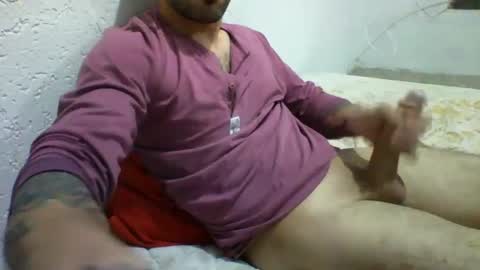 Snapshot of gustavyuri chatting on October 10, 2025, 9:58 pm Gustav online show from October 10, 2025, 9:58 pm