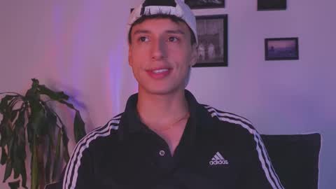 Snapshot of guy_twinks chatting on January 17, 2026, 6:51 am Gabriel online show from January 17, 2026, 6:51 am