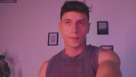 Snapshot of guy_twinks chatting on February 26, 2026, 5:06 am Gabriel online show from February 26, 2026, 5:06 am