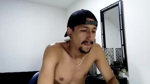 Snapshot of guykarim chatting on December 5, 2024, 2:31 am karim online show from December 5, 2024, 2:31 am